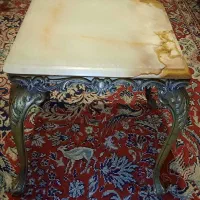 میز پایه برنز و سنگ مرمر اصل عتیقه به قدمت ۷۰ سال