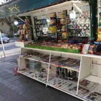 فروشنده در دکه