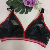 سوتین سفید|لباس|قم, چهار مردان|دیوار