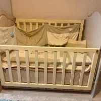 تخت نوزاد استفاده نشده