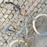 دوچرخه 16 سالم سالم مشکی هست خاک داره توی عکس|دوچرخه، اسکیت، اسکوتر|زابل, |دیوار