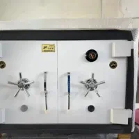 گاوصندوق همه جای شهر هستیم