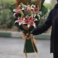 استخدام نیروی کار برای گل فروشی