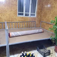 تخت و میز نهار خوری