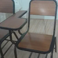 صندلی دانشجویی چوبی تمیز محکم