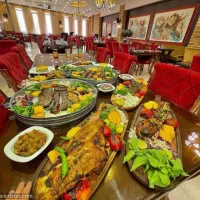 کارگر خانم سرویس رفت و برگشت رستوران شیفت عصر