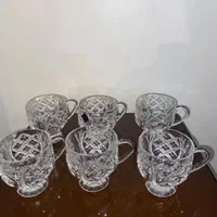 گلدان ویک دست فنجان با جعبه و یک عدد زیر سیگاری