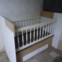 تخت کودک چوبی زیبا|تخت و صندلی بچه|تهران, قبا|دیوار