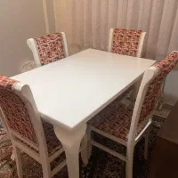 میز ناهار خوری چهار نفره ، کاملا سالم و در حد نو