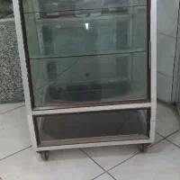 ویترین چرخ دار