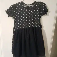 تعدادی لباس بچه گانه دخترانه و پسرانه در حد نو