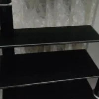 یک عدد میزشیشه ای در حد نو نو