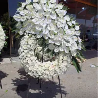 تاج گل برای عرض تبریک و تسلیت