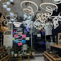 فروشنده همکار خانم