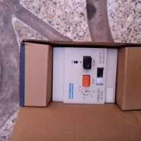 تعدادی‌‌لوازم‌برقی‌صنعتی‌بفروش‌میرسد