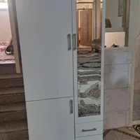 جاکفشی ایستاده با چوب لباسی