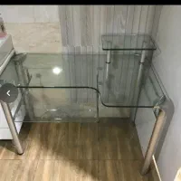 میز کامپیوترشیشه ای