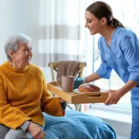 پرستار خانم در منزل