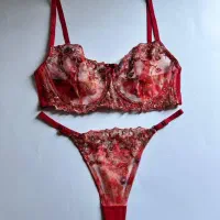 لباس زیر زنانه