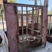 قفس فلزی وچوبی|لوازم جانبی حیوانات|صحنه, |دیوار