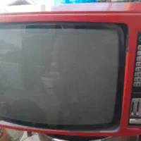 باسلام تعدادی تلویزون وبردهای الکترونیکی وغیر....