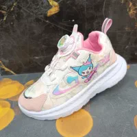 بچگانه.  اسباب بازی///