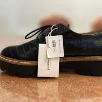 کفش نو سایز ۴۰ برند Stradivarius