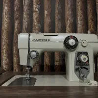 چرخ خیاطی ژانومه ۶۸۰ به همراه میز و صندلی مخصوص|چرخ خیاطی و ریسندگی|اهواز, کیان اباد|دیوار