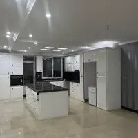 ۱۶۱ متر*نوساز*۲ پارکینگ*تک واحدی