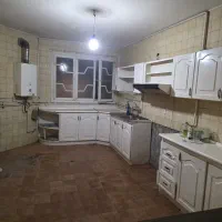 دو طبقه اپارتمان ۱۵۰متری قدیمی قابل سکونت