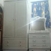 میز آررایشی کمد