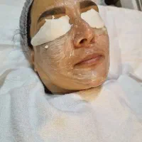 فشیال و پاکسازی تخصصی پوست