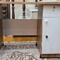 میز تحریر در حد نو