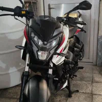 bajaj ns 200 لازرورق