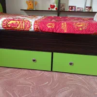 تخت دو طبقه