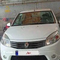 رنو ساندرو مدل ۹۷ اتوماتیک.