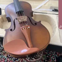 تعدادی ویولن کارکرده سالم بدون ترک خوردگی