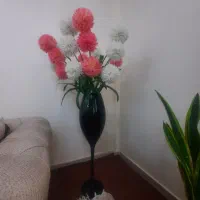 گلدان با شاخه