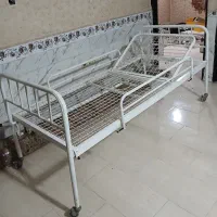 تخت بیمارستانی