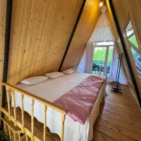 کلبه سوئیسی کنار مرداب بندر انزلی|اجارهٔ کوتاهمدت ویلا و باغ|رشت, گلسار|دیوار