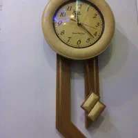 ساعت دیواری کلاسیک بسیار تمیز و کارکرد عالی