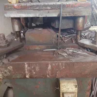 فروش پرس هیدرولیک با دو قالب تیز و یک خم|ماشینآلات صنعتی|مشهد, بهار|دیوار