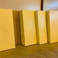 درب اتاق ۷۰۹ طرح نامنظم در مستر اتاقی سرویس ضد اب