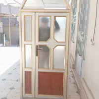 چند درب آلومینیوم و سه عدد درب سرویس