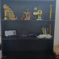 میز تحریر داری کتاب خانه