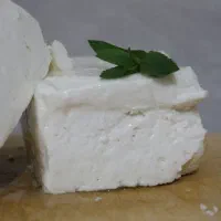 پنیر گوسفندی و پنیر گاوی