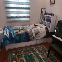 تخت یک نفره شیک تمیز همراه با تشک آلمانی