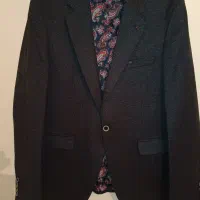 کت و کتانی و کیف‌ و شلوار لی و کاپشن و گلدان گل