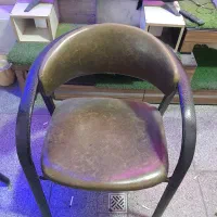 دوعدد صندلی