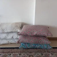 ۶ عدد بالش کاملن تمیز دارای پشم شیشه اصلی